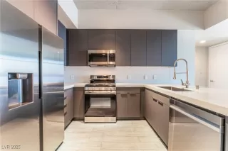 Photo #3: 2652181 Listing 