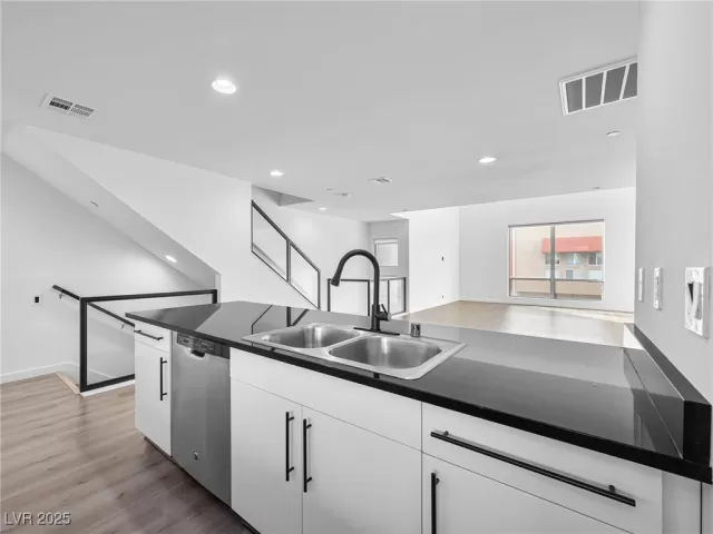 MLS: 2652205 Condo For Sale