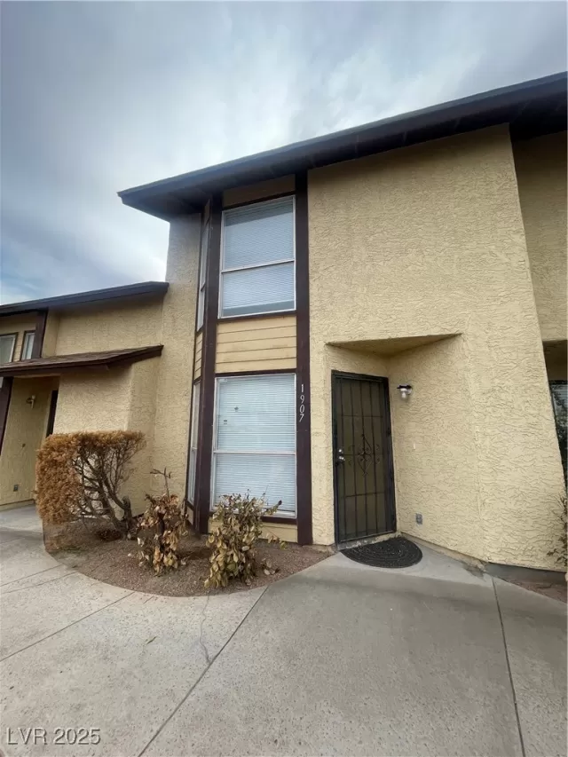 MLS: 2652222 Condo For Sale