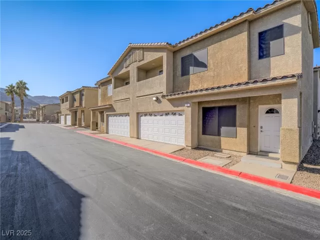 MLS: 2652270 Condo For Sale