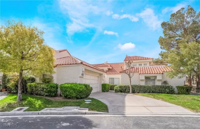 MLS: 2652303 Condo For Sale