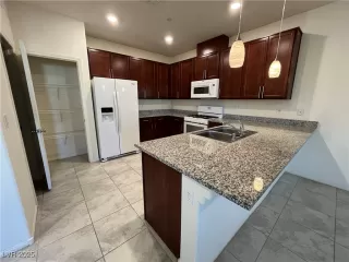 Photo #4: 2652392 Listing 