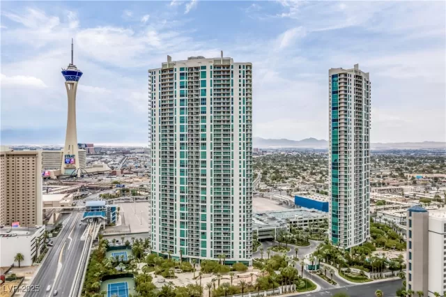 MLS: 2652405 Condo For Sale