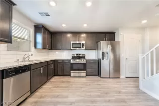 Photo #3: 2652406 Listing 