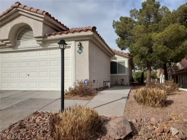 MLS: 2652409 Condo For Sale