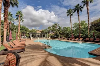 Photo #2: 2652442 Listing