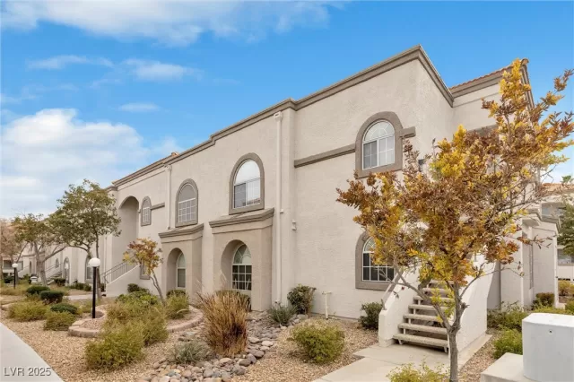 MLS: 2652553 Condo For Sale