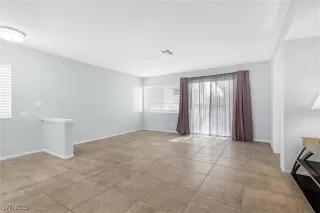 Photo #3: 2652553 Listing