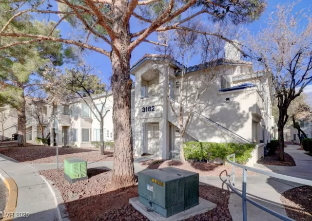 MLS: 2652565 Condo For Sale