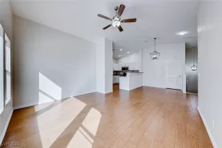 Photo #6: 2652573 Listing