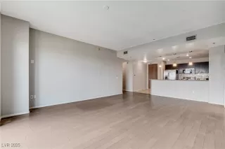 Photo #5: 2652574 Listing