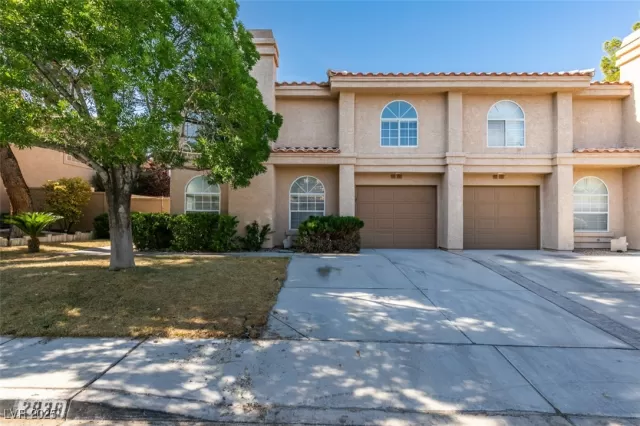 MLS: 2652576 Condo For Sale