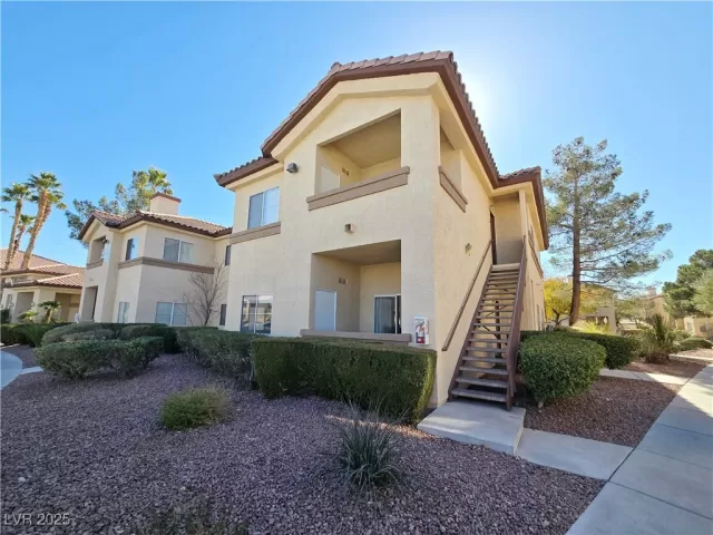 MLS: 2652626 Condo For Sale