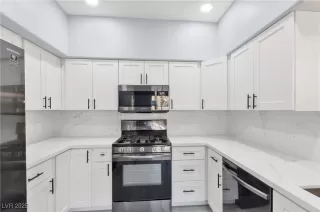 Photo #6: 2652627 Listing 