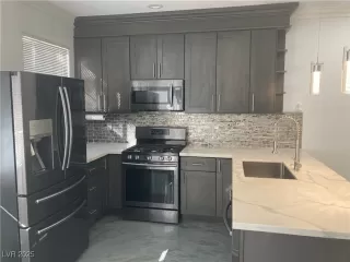 Photo #3: 2652638 Listing 