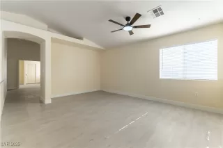 Photo #6: 2652660 Listing