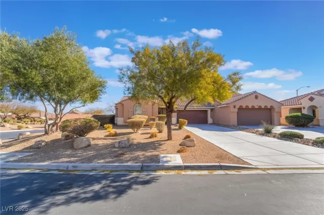 MLS: 2652739 Condo For Sale