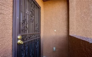 Photo #1: 2652748 Listing