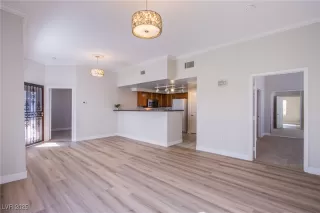 Photo #4: 2652748 Listing