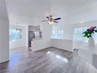 Photo #4: 2652759 Listing 