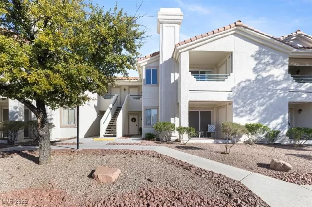 MLS: 2652787 Condo For Sale