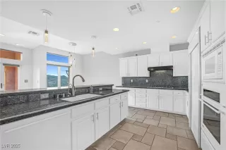 Photo #6: 2653834 Listing