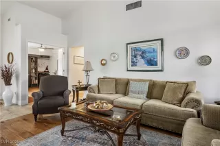 Photo #4: 2653908 Listing 