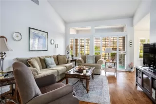 Photo #5: 2653908 Listing 