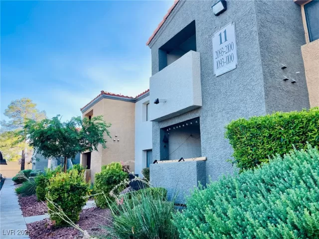 MLS: 2653912 Condo For Sale