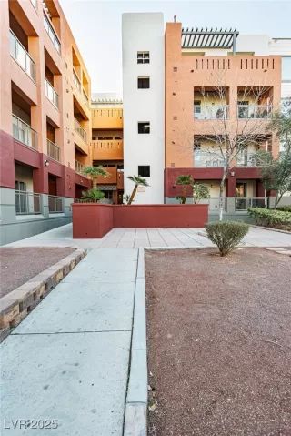 Photo #1: 2653945 Listing 