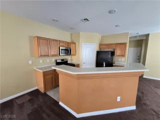 Photo #1: 2653953 Listing