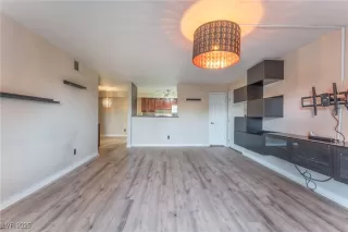 Photo #5: 2653958 Listing 