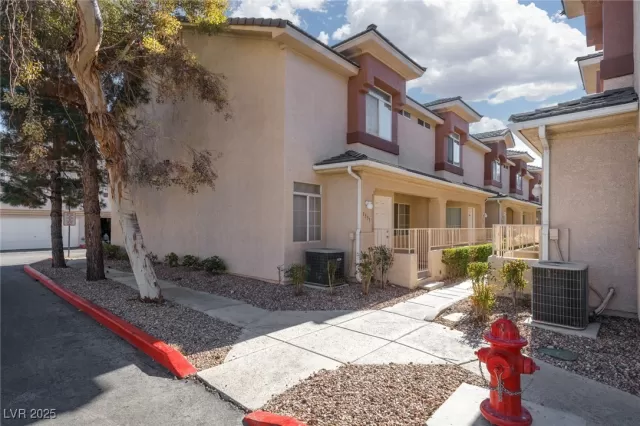 MLS: 2653961 Condo For Sale