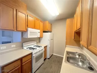 Photo #3: 2653980 Listing 