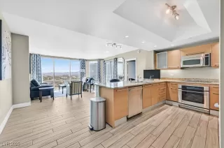 Photo #2: 2654043 Listing