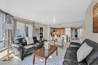 Photo #5: 2654043 Listing