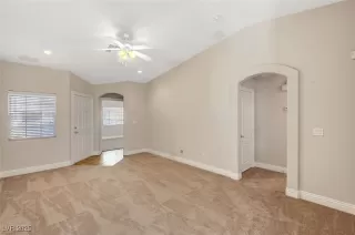 Photo #5: 2654086 Listing 