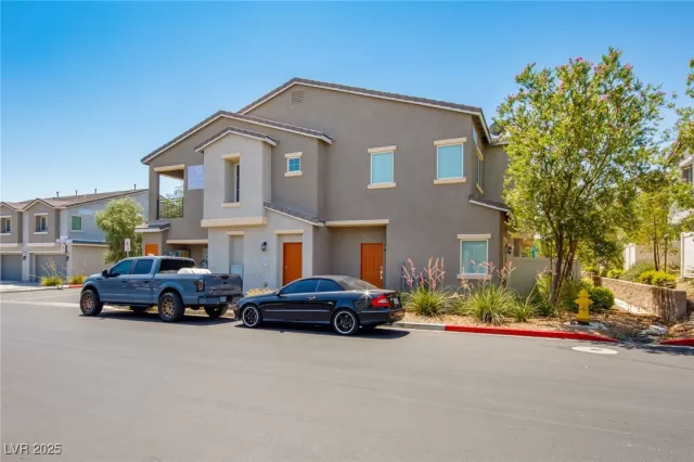 MLS: 2654105 Condo For Sale