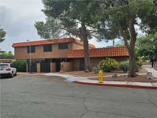 Photo #1: 2654122 Listing 