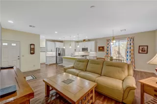 Photo #2: 2654130 Listing