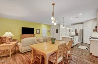 Photo #4: 2654130 Listing