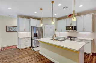 Photo #5: 2654130 Listing