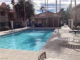 Photo #2: 2654218 Listing 