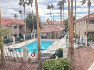 Photo #3: 2654218 Listing 