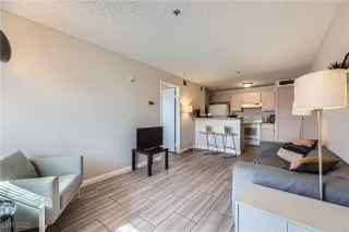 Photo #3: 2654270 Listing