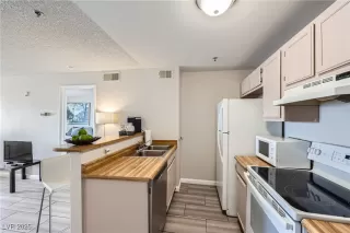 Photo #4: 2654270 Listing