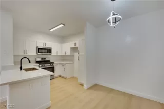 Photo #5: 2654297 Listing