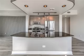 Photo #1: 2654354 Listing 