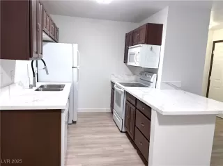 Photo #3: 2654367 Listing