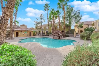 Photo #1: 2654411 Listing 